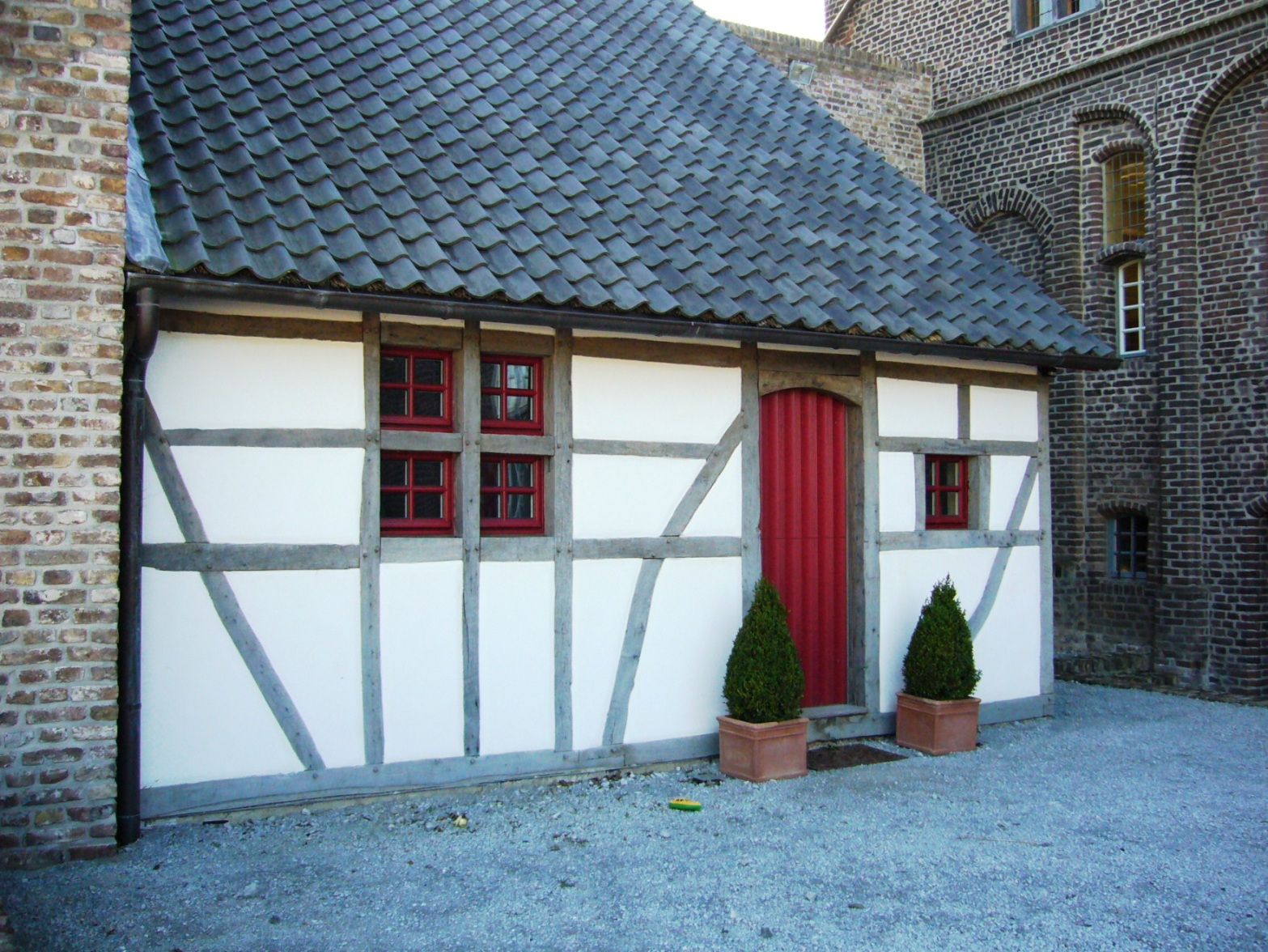 Fachwerkhaus mit Sprossenfenster nach historischen Vorbildern